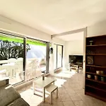 Port Vincent - 2 Pieces Avec Piscine Et Stationnement Mae-7933 Apartamento