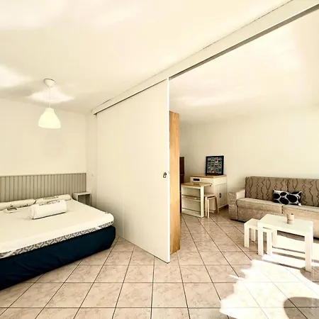 Port Vincent - 2 Pieces Avec Piscine Et Stationnement Mae-7933